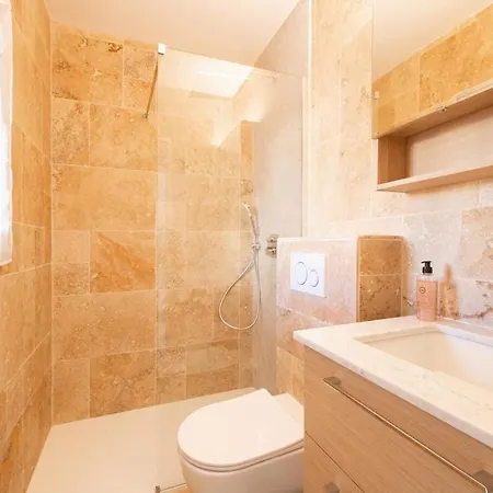 Apartment Studio-cabine Climatise -4 Pers- Proche De La Sainte-Maxime